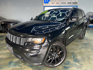 Used 2018 Jeep Grand Cherokee Laredo image 1