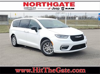 New 2025 Chrysler Pacifica Select image 1