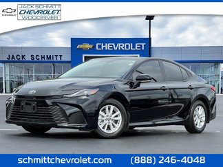 Used 2025 Toyota Camry LE image 1