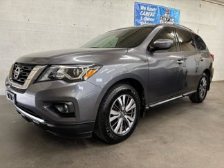 Used 2019 Nissan Pathfinder SV image 1