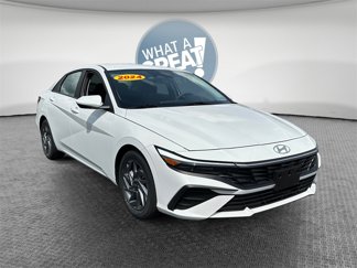 Used 2024 Hyundai Elantra SEL image 1