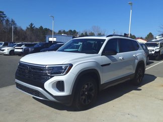 New 2025 Volkswagen Atlas Peak Edition SE image 1