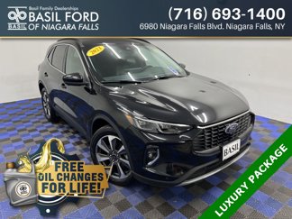 Used 2023 Ford Escape Platinum image 1