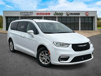 Used 2022 Chrysler Pacifica Touring-L image 1