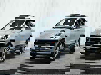 Used 2025 Porsche Macan image 1