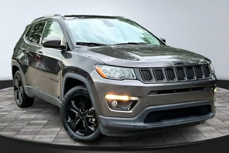 Used 2019 Jeep Compass Latitude image 1