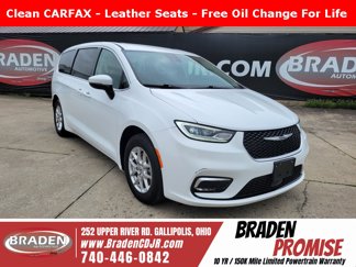 Used 2023 Chrysler Pacifica Touring-L image 1