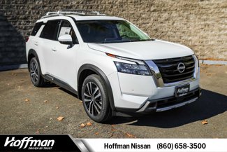 New 2025 Nissan Pathfinder Platinum image 1