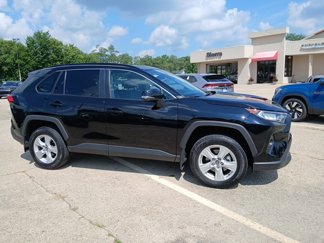 Used 2021 Toyota RAV4 XLE image 1