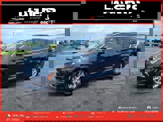 New 2025 Chrysler Pacifica Select image 1