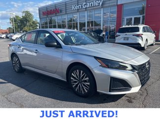 Certified 2024 Nissan Altima 2.5 SV image 1