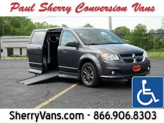 Used 2018 Dodge Grand Caravan SXT image 1