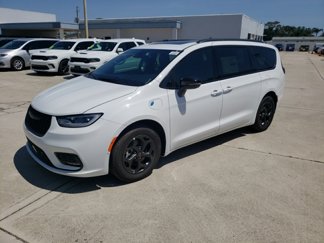 New 2025 Chrysler Pacifica Premium image 1
