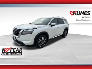 New 2025 Nissan Pathfinder Platinum image 1