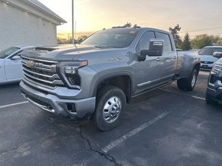 Used 2024 Chevrolet Silverado 3500 High Country w/ High Country Premium Package image 1