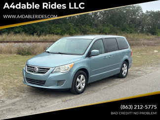 Used 2010 Volkswagen Routan SE image 1