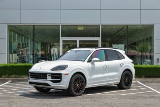 Used 2025 Porsche Cayenne S image 1
