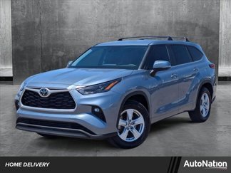 Used 2023 Toyota Highlander LE image 1