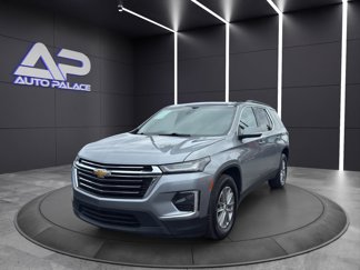 Used 2023 Chevrolet Traverse LT w/ LPO, Cargo Package image 1