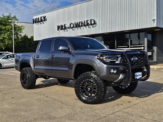 Used 2022 Toyota Tacoma TRD Off-Road image 1