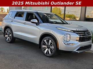 New 2025 Mitsubishi Outlander SE image 1