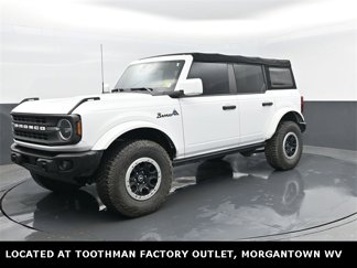 Used 2022 Ford Bronco Black Diamond w/ Sasquatch Package image 1