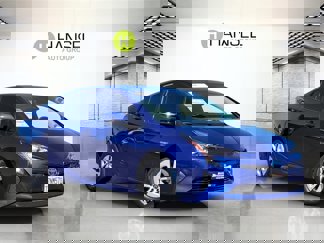 Used 2017 Toyota Prius Four image 1