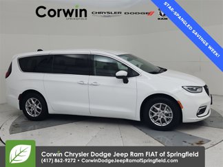 Used 2023 Chrysler Pacifica Touring-L image 1
