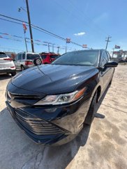 Used 2018 Toyota Camry LE image 1