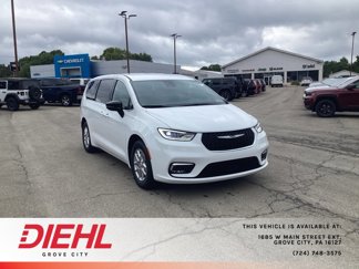 New 2026 Chrysler Pacifica Select image 1
