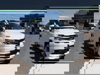 Used 2022 Chrysler Voyager LX image 1