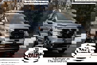 New 2025 Honda Pilot Touring image 1