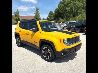 Used 2016 Jeep Renegade Trailhawk w/ Premium Trailhawk Package image 1