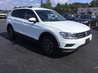 Used 2021 Volkswagen Tiguan SE image 1