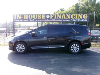 Used 2017 Chrysler Pacifica Touring-L image 1