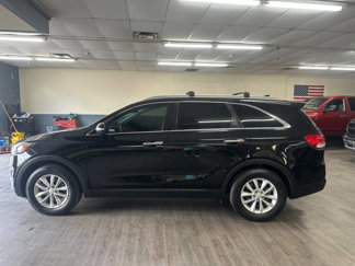 Used 2017 Kia Sorento LX w/ LX Convenience Package image 1