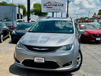 Used 2018 Chrysler Pacifica Limited image 1