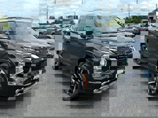New 2025 Mitsubishi Outlander 4WD Plug-In Hybrid image 1