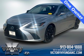 Used 2025 Lexus ES 300h F Sport image 1