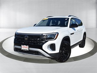 Used 2024 Volkswagen Atlas Peak Edition SEL image 1