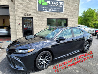 Used 2022 Toyota Camry SE image 1