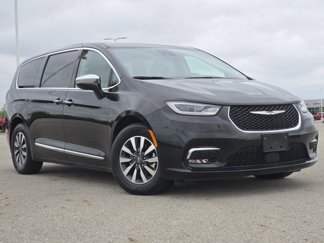 Used 2023 Chrysler Pacifica Limited video 2