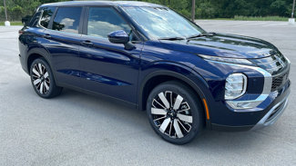 New 2025 Mitsubishi Outlander SE image 1