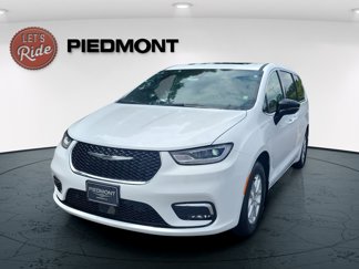 New 2026 Chrysler Pacifica Select image 1