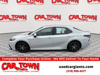 Used 2023 Toyota Camry SE image 1