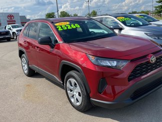 Used 2021 Toyota RAV4 LE image 1