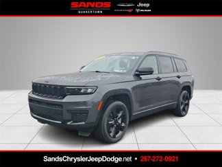 Used 2023 Jeep Grand Cherokee L Laredo image 1
