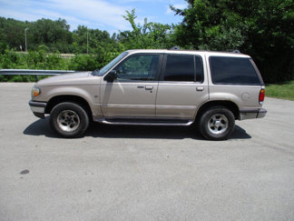 Used 1997 Ford Explorer Limited image 1