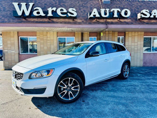 Used 2018 Volvo V60 T5 Cross Country w/ Convenience Package image 1