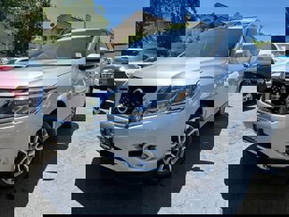 Used 2016 Nissan Pathfinder SV image 1